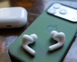 AirPods AirPods